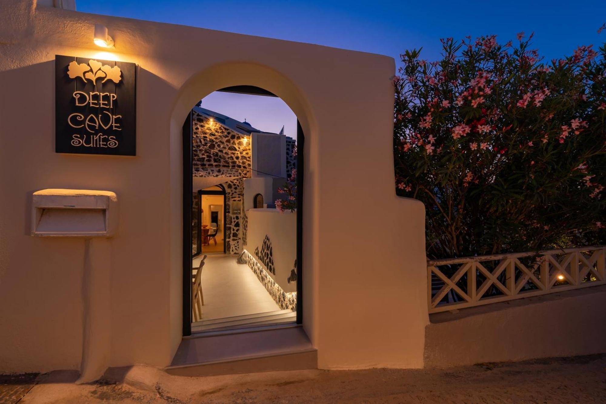 Deep Cave Suites Kontochori 费拉 外观 照片