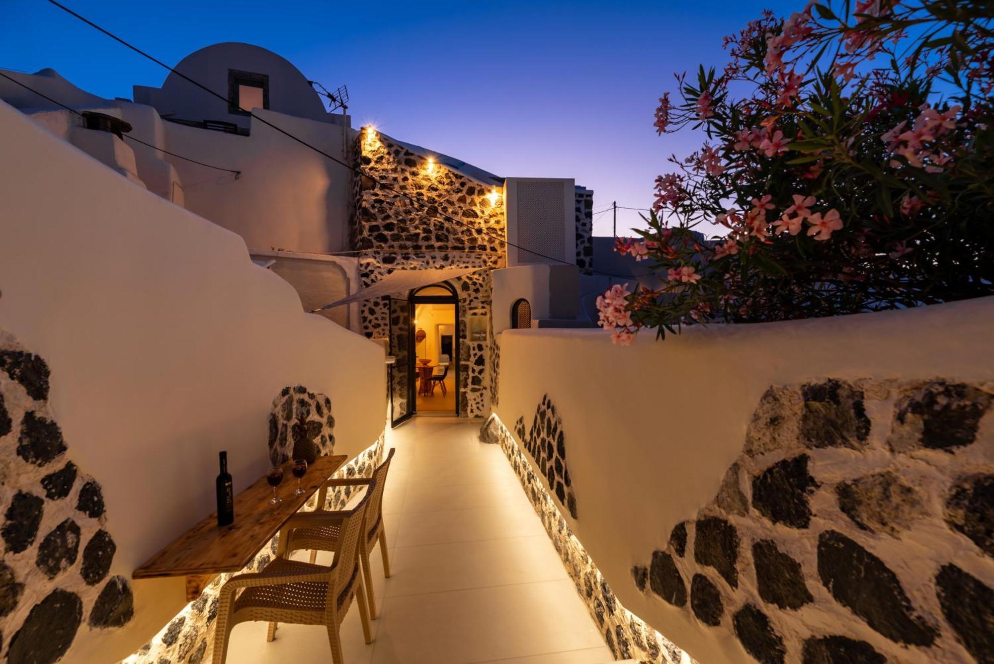 Deep Cave Suites Kontochori 费拉 外观 照片