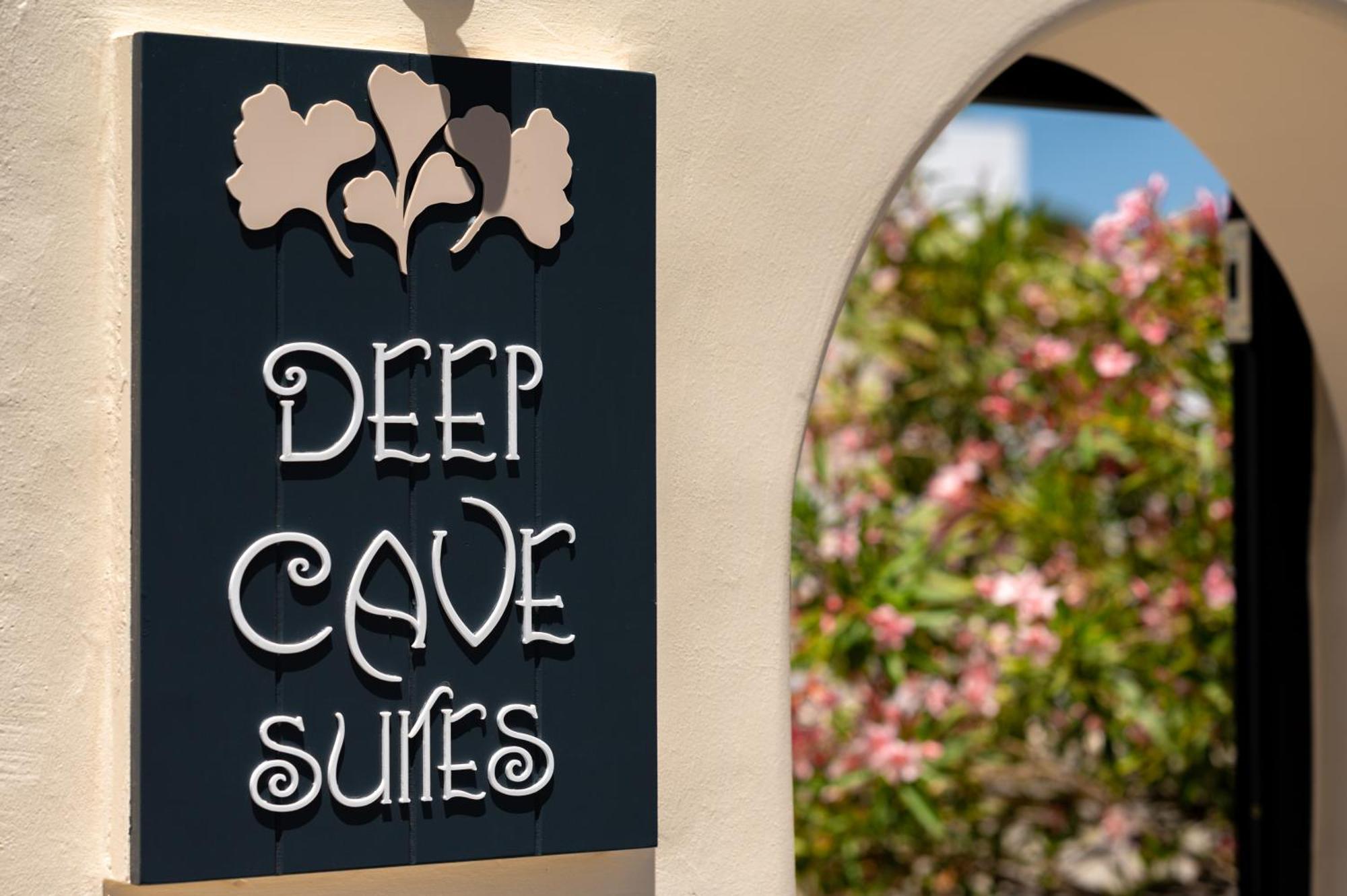 Deep Cave Suites Kontochori 费拉 外观 照片